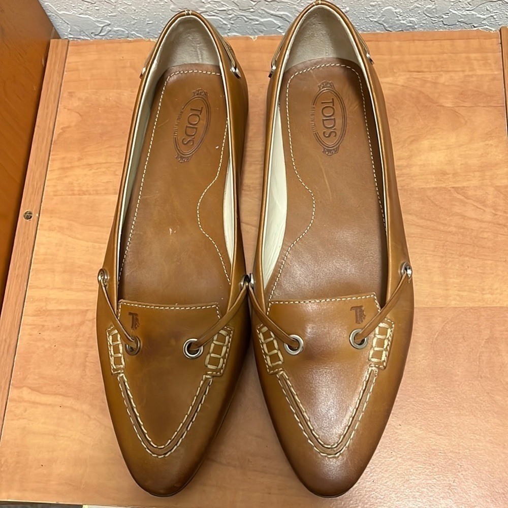TOD’S Leather Flat Lee Eyelets Moc 5 /12 Shoes Women.